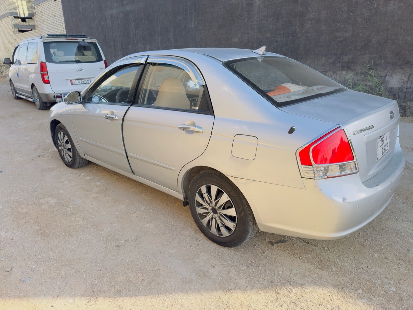 مكلف بالنشر  للبيع:
سيراتو وارد خليجي رقم انبار لون سلڤر موديل ٢٠٠٩…..السعر78 ورقه وبيها مجال
هل بيها صبغ/سمكرة/حوادث أو تبديل قطع، وشنو حالة الشاصي؟: 
لا
وين مكان السيارة هسه بالضبط، وهل متاحة للفحص بأي وقت؟: 
الأنبار الخالديه حي القدس
إذا أكو مجال بالسعر، شكد آخر سعر نهائي؟ وتفضل تواصل اتصال لو واتساب؟: 
نعم بيها مجال 