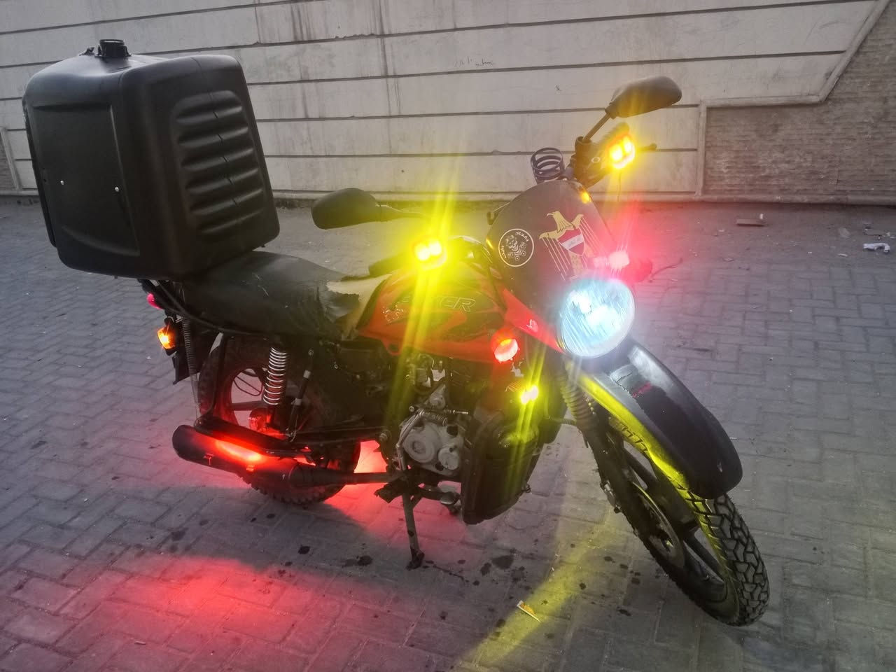 بوكسر جبلي للبيع ربع مذب عليه مابيه نقص بس السلف ايشكل الباقي كله كامل ومجبمبزه الدراجه مكاني حي اءور سعر 700 وبيه مجال قليللل حك الجيه رقمي‏‪***********‬‏
