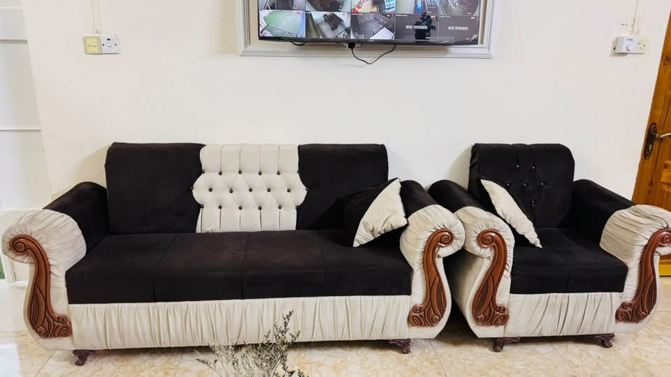 قنفات منزليه العدد 5 قطع
2 كبار

1 وسط

2 صغار

السعر 350 الف وبي مجال ونضيفات جدا. الفحص قبل الشراء

العنوان كركوك حي الواسطي

الرقم ***********
