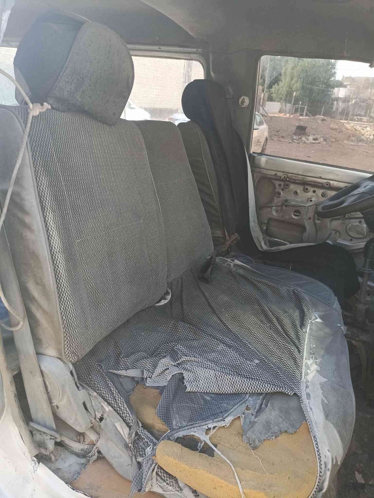 السلام عليكم كيا بستا للبيع مكينه بيه خيط بخار كير واكسن ومشط وبور وشواصي مكفولات رقم احمر راعيه موجود السعر 15 مكاني ديوانيه للاستفسار ***********
