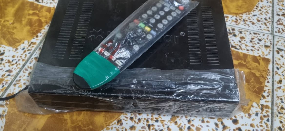 اسعد الله أوقاتكم
ميديا ستار 40304k سيرفر شهر باقي 
السعر 65وبي مجال قليل المكان بغداد البياع او مراوس وي جهاز اقوى ونطيه فرق للتواصل واتساب ***********
