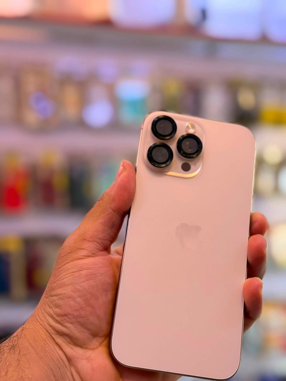 للبيع iPhone 16 Pro Max
🔹 الذاكرة: 256GB
🔹 البطارية: 89% 
🔹 الحالة: الجهاز مكفول كفالة عامة، وتر برووف ممفتوح
🔹 النظافة: نضيف كلش، بس بيه نقطة زغيرة حيل بالشاشة مثل ما موضح بالصورة، ما مأثرة لا عاللمس ولا عالعرض
💰 السعر: 1100 
📍 العنوان: بغداد - مدينة الصدر - قطاع 18 - قرب سيارات كربلاء - مجاور مجمع عمو حديقة
التواصل عالخاص، واذا تحب تجي شوفه بالعين.
***********
