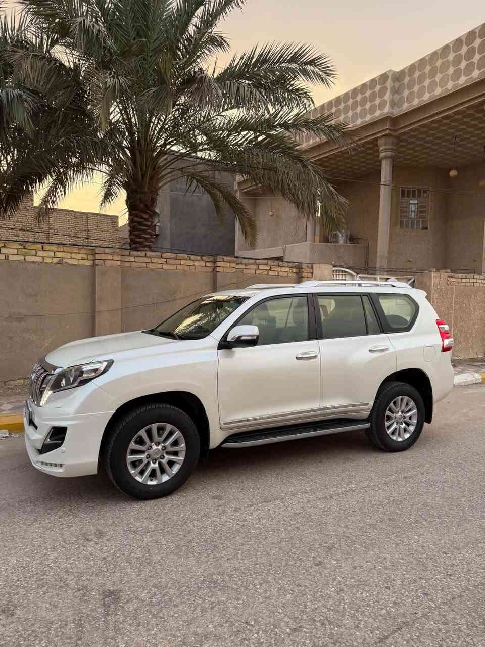 برادو 2017  

اعلى فئة VXR دشبول لكزز 

6 سلندر ماشية 95 الف سنوية بأسم والدي تحويل مباشر
رقم بغداد - مكاني ديوانية
ملاحضات / بارد بسيط باب السايق موضح بالصورة
وباب الجنطة مبدل وكالة يعني بالسونار يطلع يمك برغي مفتوح فقط. 

سونارها موجود لليحب ارسله اله
سعر 330 ورقة
اتصال ***********
