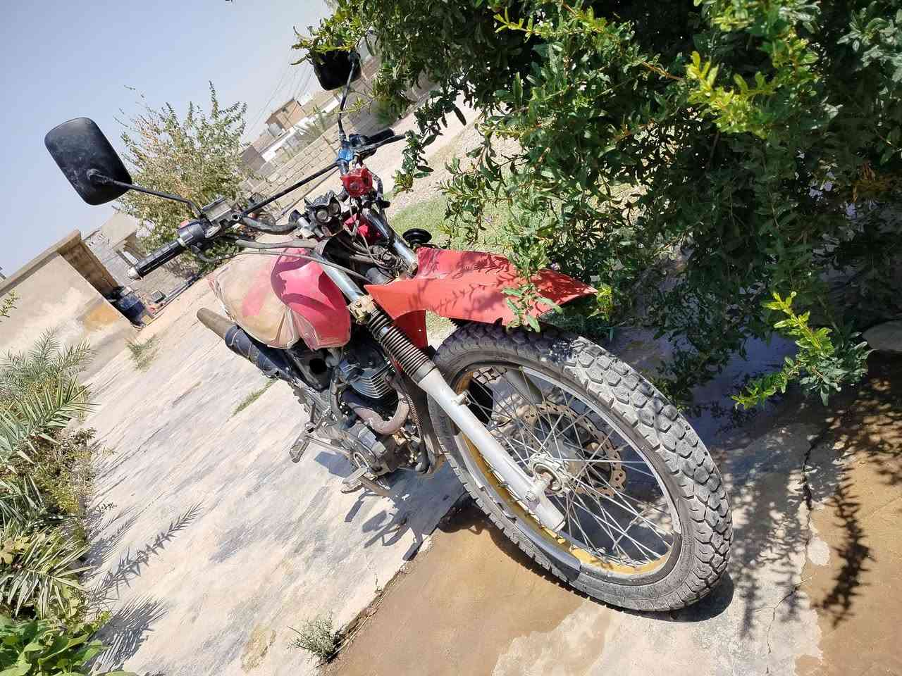 السلام عليكم ماطور قفاز محرك 150 شغال كهربائيات كله شغاله ما عايزه كلشي بس بريك السعر 250 وبي مجال ***********
