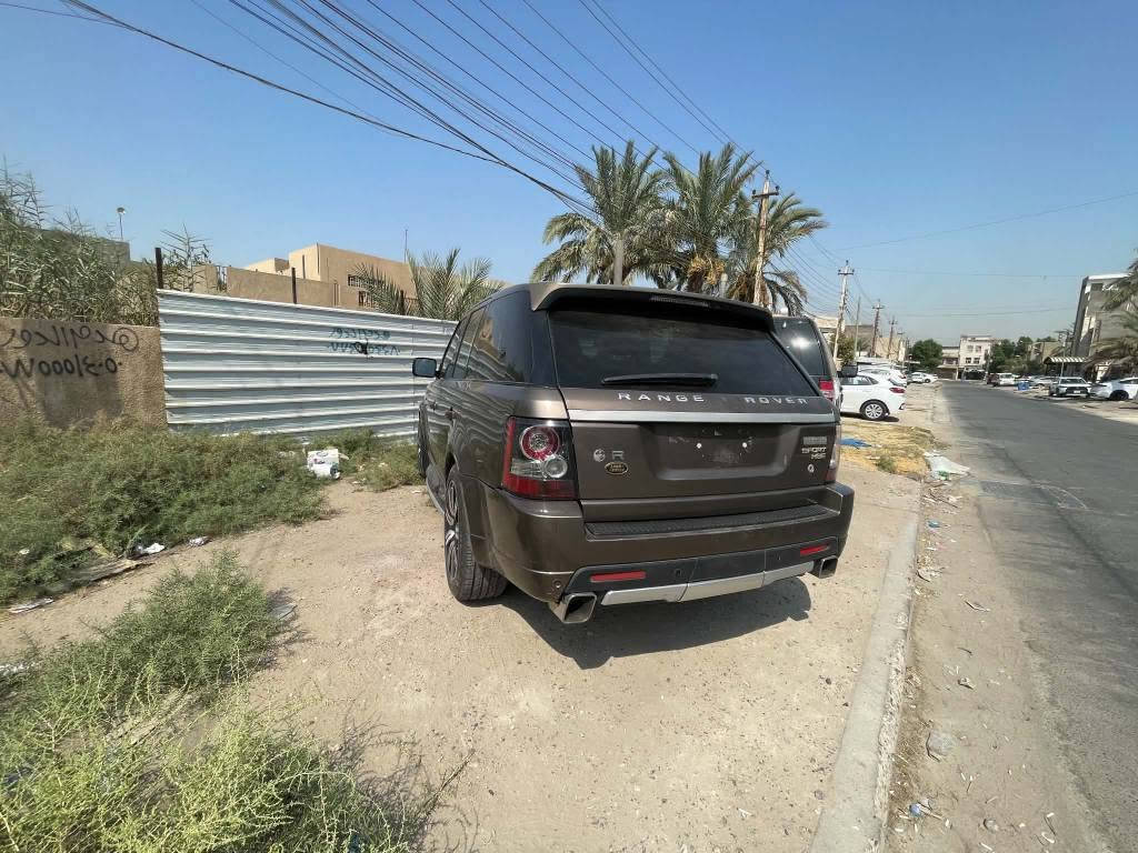 السلام عليكم
Range Rover Sport HSE Autobiography،

للبيع او مرواس حسب القناعه رانج روفر سبورت  محرك بلادي ٨ سيلندر العادي المرغوب السيارة فول مواصفات Range Rover Sport HSE Autobiography  داخل قرمدي بس الكشنات الاماميه يرادلها دوشمه  حكم السنوات مال عمر السيارة...
كير محرك صدر جكات كلها عل الفحص وشرط الفحص...
السيارة رقم بغداد مشروع دولي ب اسمي شخصيا.. بس بعدني مامثبت اللوحات الدوليه مالتها لعدم التفرغ..
السيارة نصبتها كلش حلوه بالشارع..
البنيد بي جراد خفيف كما موضح بالصوره...
اخوان السيارة قابله للمرواس حسب القناعه...
السعر بشدة وبيها مجال بسيط بعد الفحص والاقتناع..
السيارة متواجدة في بغداد جانب الكرخ منطقه العامريه....
متواجد على الخاص او الاتصال على الرقم ***********...
تحياتي للجميع.. بغداد, العراق
