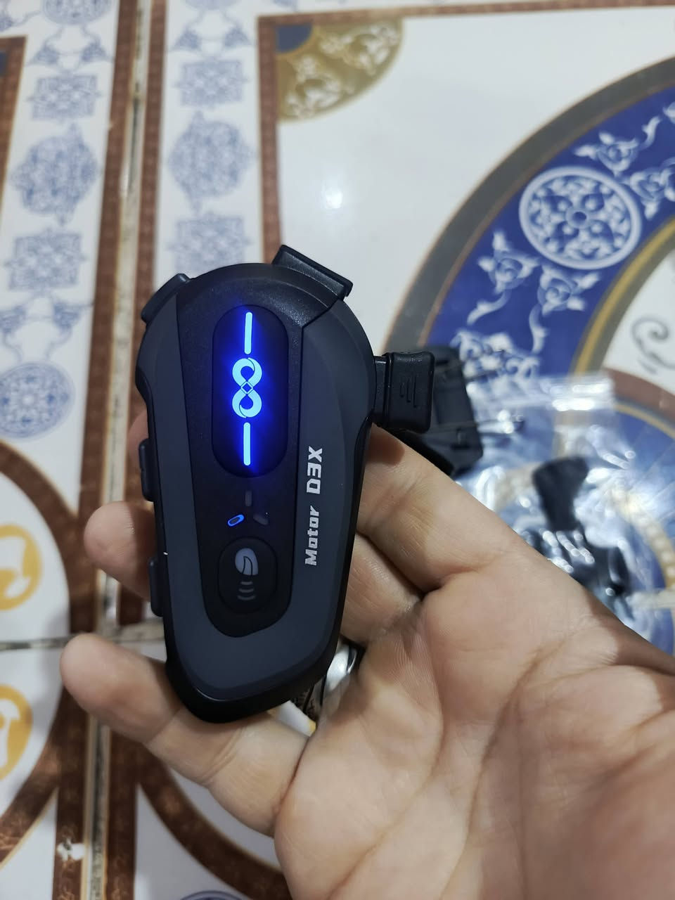 دخم دراجه كامل 

سماعه خوذه مع قفل غير قابل للكسر 

كامل ملحقاته السماعه  النوع جديد غير مستخدم 

الي يريدهن يجي خاص ويدلل ***********
