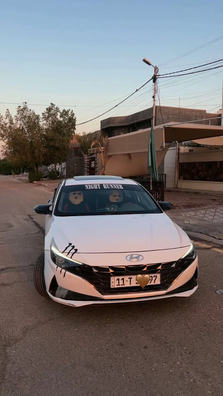 السلام عليكم سيارة النترا للبيع موديل 2022 خليجي ابيض
فول مواصفات خليجي 
فتحة سقف 
حساسات امامي خلفي 
قطعتين تبريد 
بصمة 
تشغيل عن بعد 
3 انظمه قيادة
صندوق ذكي ذاتي 
تحكم ستيرن 
كشنات داخل جلد 
رقم بغداد محدث باسمي سيارة
ماشية 75 الف مكان سياره بغداد
عليها ملاحضات بسيطه جدأ بارد اصبع بل صندوق خلفي وتكحيل شخط بل باب فقط
رصعات بل قمارة قليله فقط  خليجي مكفولة من صبغ والتبديل الاستفسار خاص او اتصل وتدلل السعر 158 بيها مجال بسيط 
‭***********
