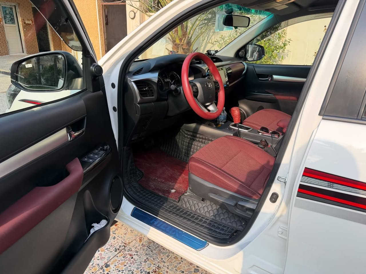 هايلوكس • ٢٠٢٥ • رقم بغداد