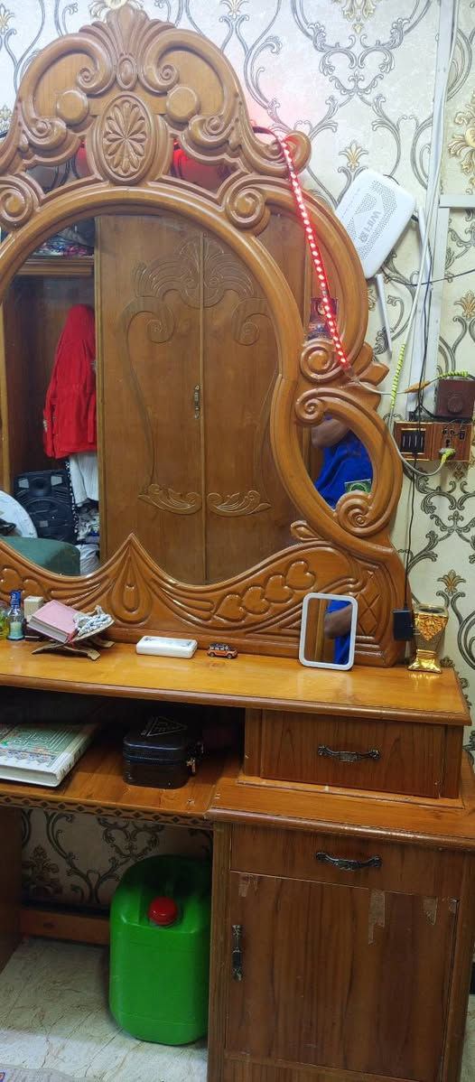 غرفه نوم كامله البيع
سعر 850 وبيها مجال 
العنوان البصره تقاطع العاليه شارع 18 

التواصل واتساب موجود او تصال 

***********
