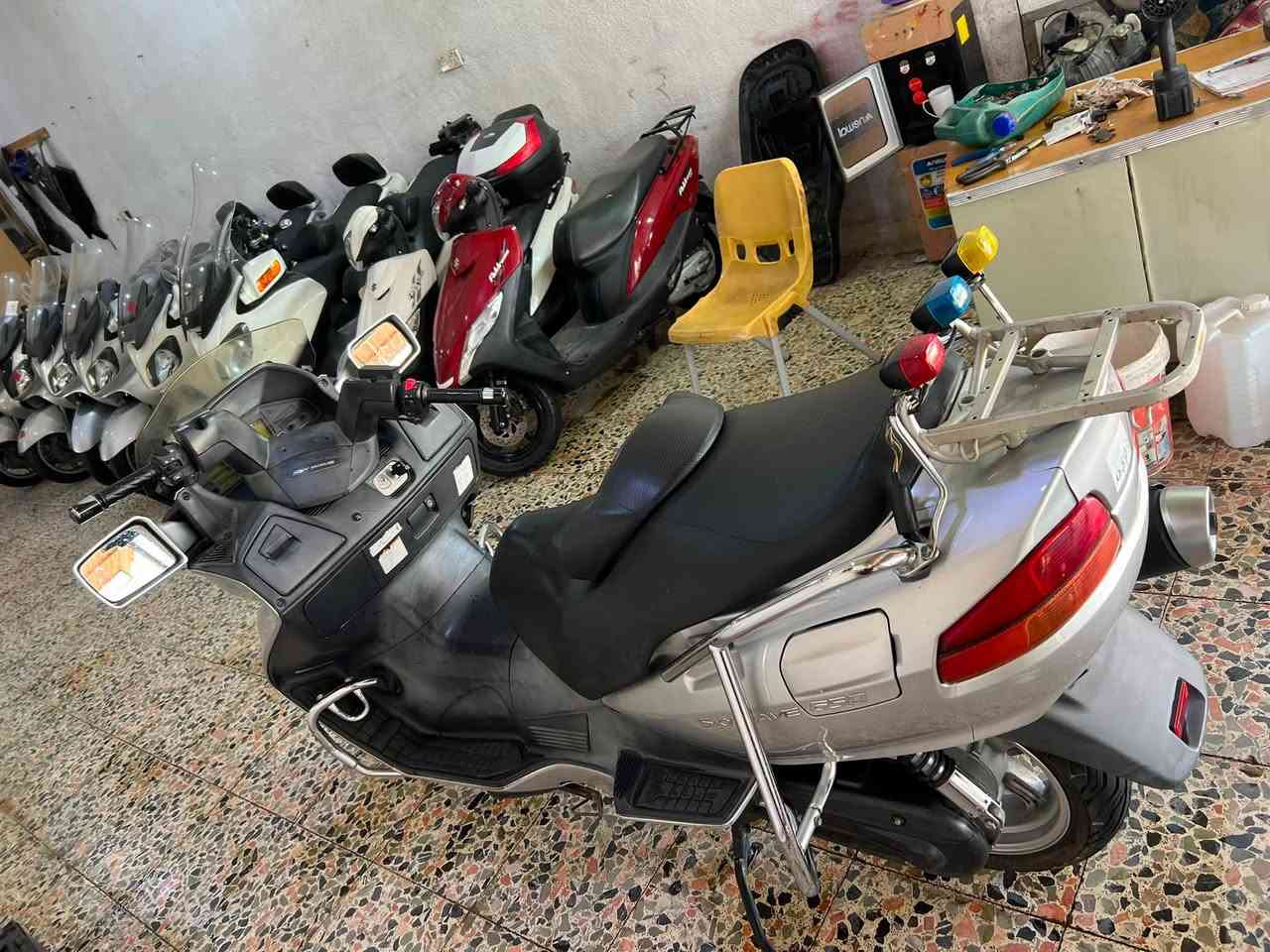 سلام عليكم سكاي 650 عميه بلاد ماشيه 18 الف كفالة عامة مستخدمة شي قليل كلش ماشيه الف بالعراق فقط السعر 18 وبيها مجال العنوان كربلاء طوريج اتصال على رقم هاتف ***********
