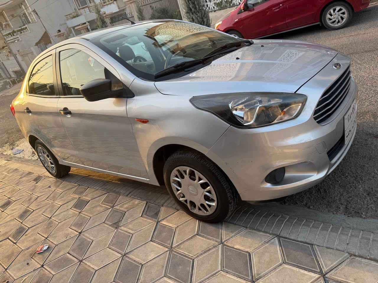 فورد فيكو سفرى شه ريكه يه ك ده ست  99000كم روشتوه كيرو مه كينه به شه رت  دو به له ساردى بجوكو كارتكى هه يه  ٧٠كه لا و مه جال 
*********** السليمانية, العراق
