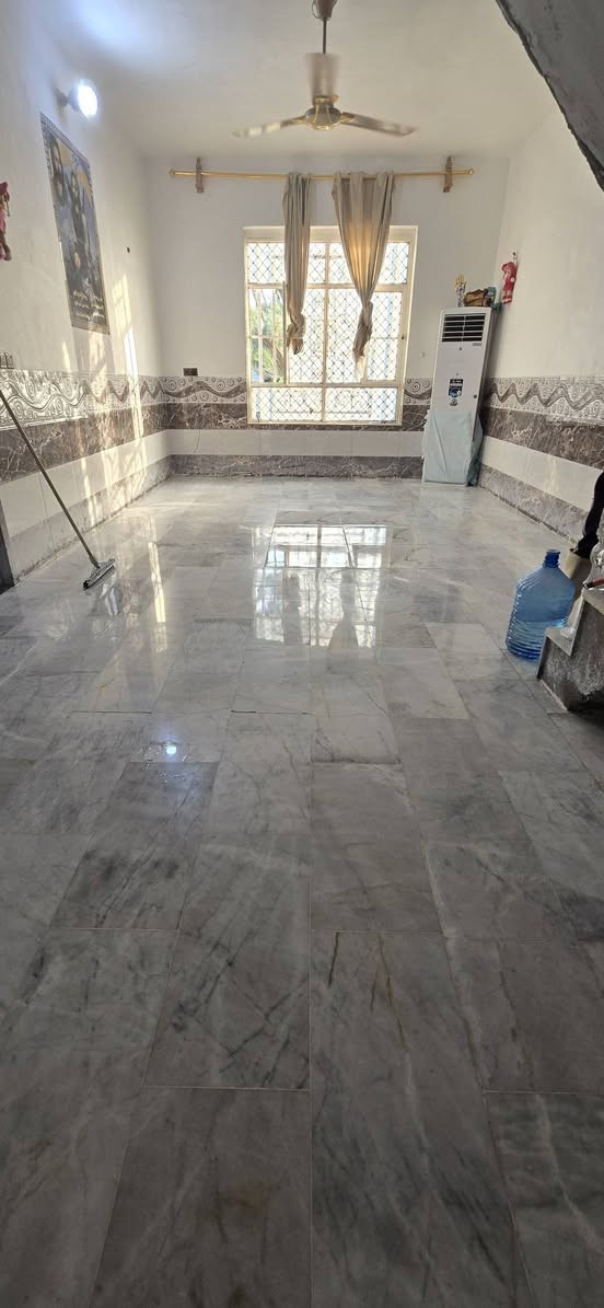 يسر كادر أثير للجلي الموقعي تقديم خدماته الاحترافية في جلي وتلميع وتنعيم مختلف أنواع الأرضيات بأحدث المواد والأحجار الإيطالية الأصلية:
​جلي وتلميع المرمر الطبيعي
​الكاشي والكرانيت والبورسلين
​إزالة البقع والخدوش وإعادة الحياة للأرضيات القديمة
​للتواصل والحجز، يرجى الاتصال أو مراسلتنا عبر الواتساب على الأرقام التالية:
📲 *********** (واتساب)
📲 *********** (واتساب)
​كادر أثير... عنوان النظافة والجمال لأرضياتكم!
