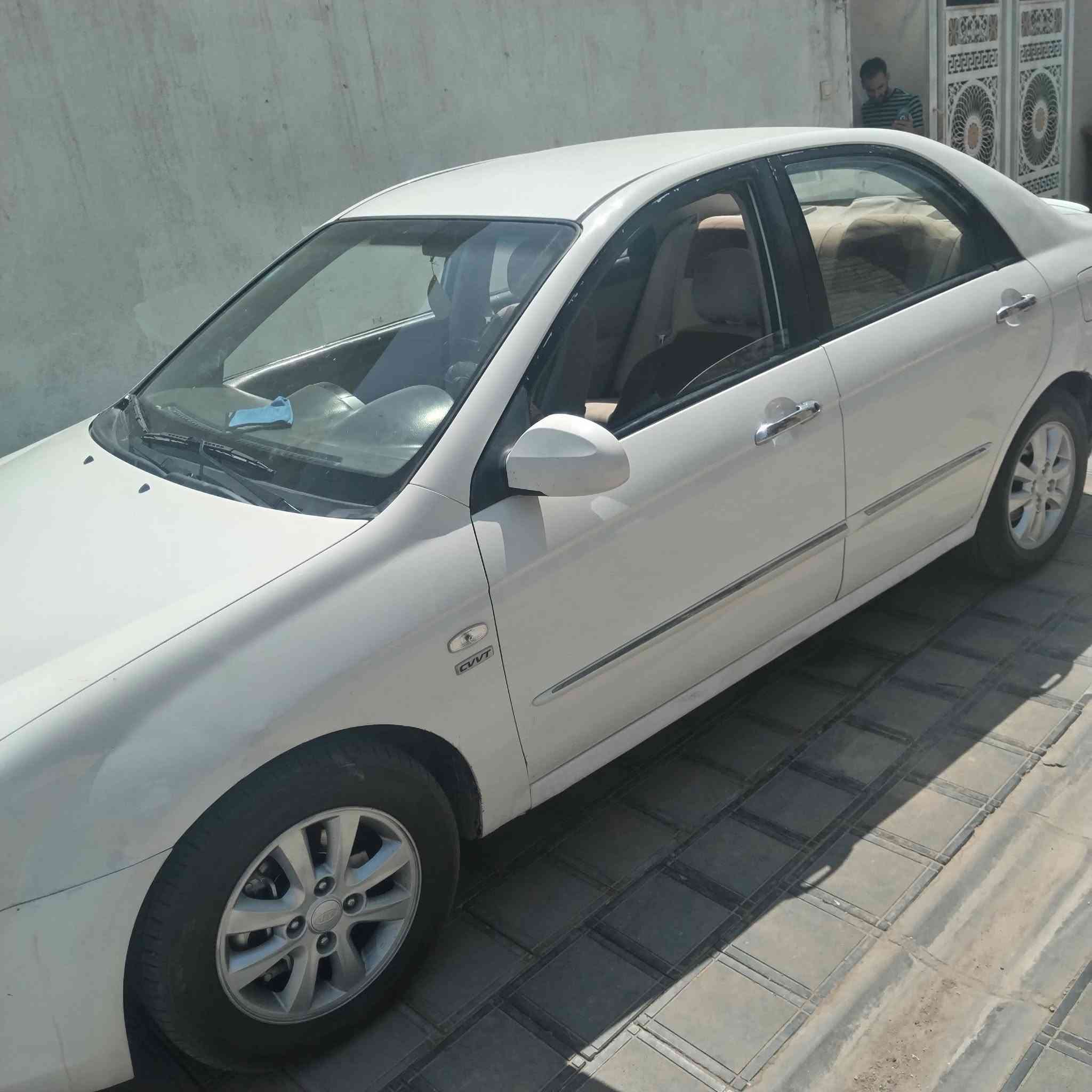 السلام عليكم مراوس الي عنده كيوو نضيفه سيراتو موديل 8 1600 رقم بغداد انكليزي راعيها بصفي مصفره غرامات مكينه خيط بخار مكاني كربلاء ***********
