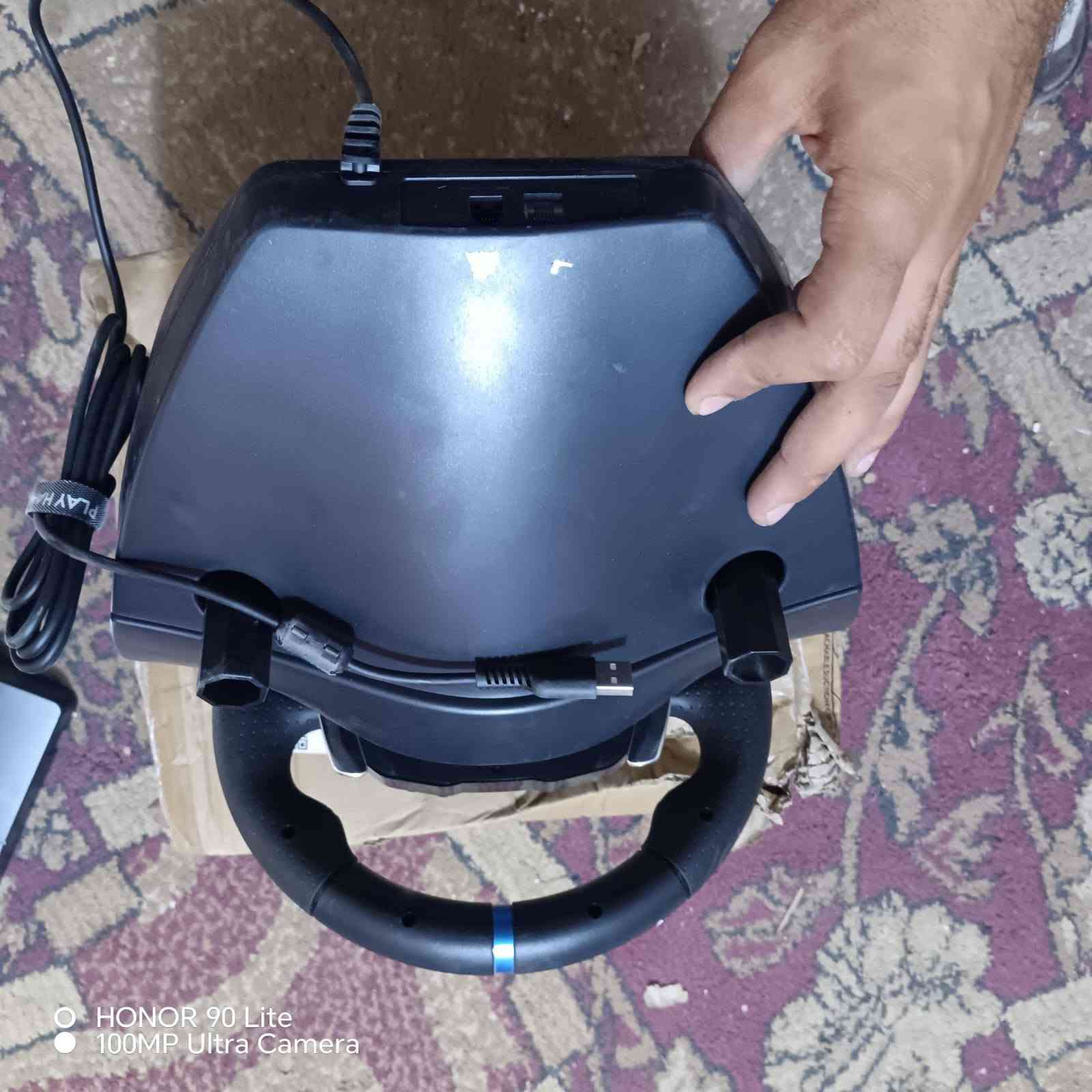 دركسون ابلي 3 للبيع السعر خاص في الموصل لايوجد توصيل ***********

نص مكتوب في الصور:
- HONOR 90 Lite
- 100MP Ultra Camera
- O HONOR 90 Lite
