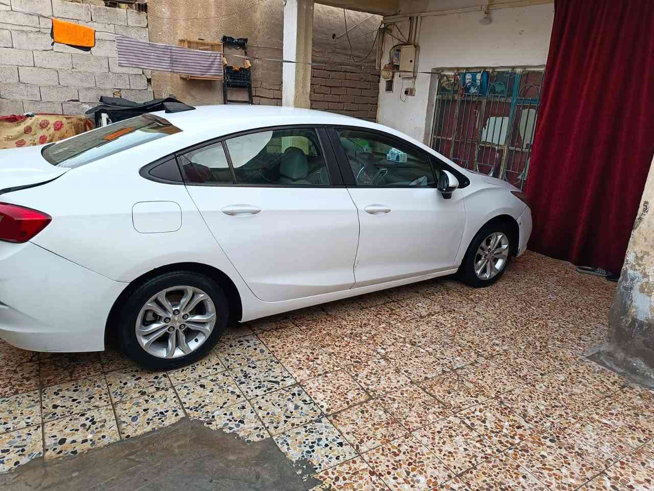السلام عليكم
سيارة شفر كروز مديل 2019 للبيع 
مبدل بنيد وجاملق وارد امريكي
مكينه 1400
تبريد تدفئة شغاله 
طخم تاير جديد
للتواصل 
***********
