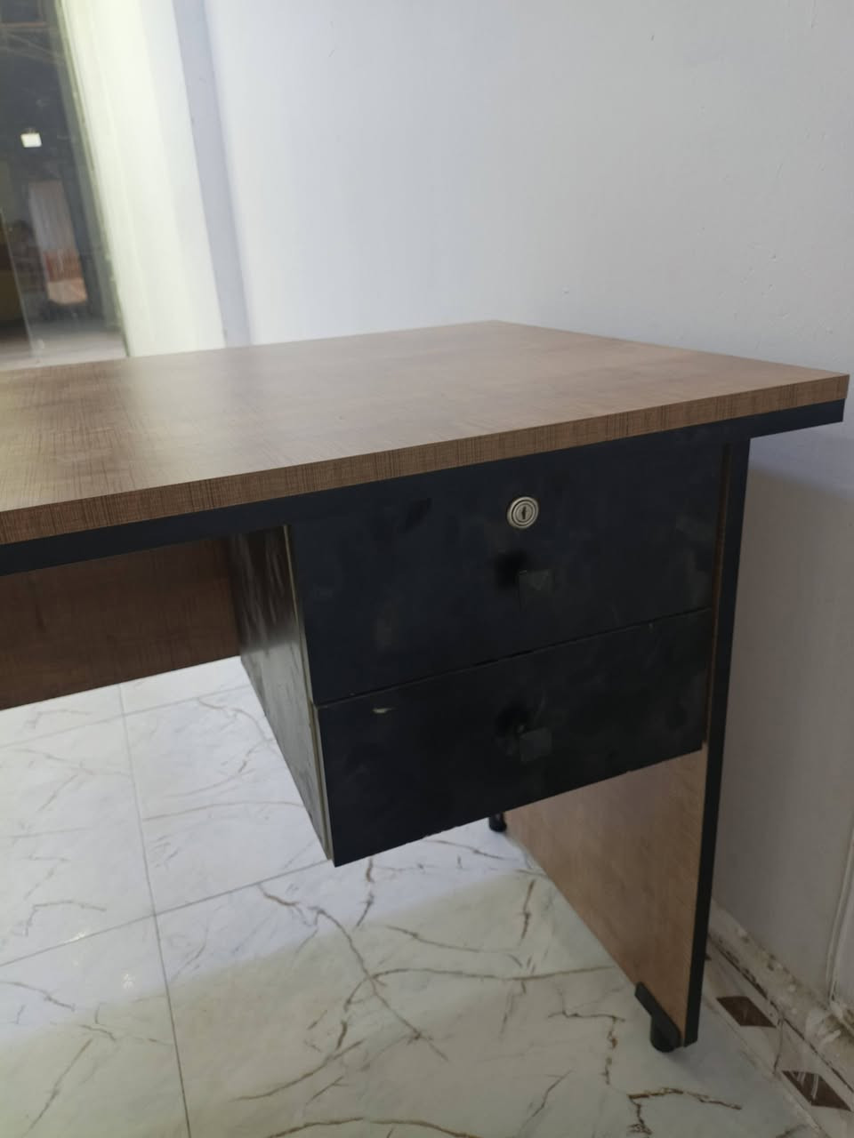 ميز للبيع 
عراض متر 
للتواصل خاص
