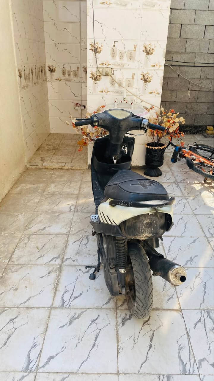 دراجه ماكس عدله جاهزه من كلشي وكلشي شغال بيها ماعده السلف شايله دراجة كامله مانقصها شي تشغل وتطلع / المكان الجزيره قرب مدرسة النعيسه / الرقم / *********** البصرة, العراق
