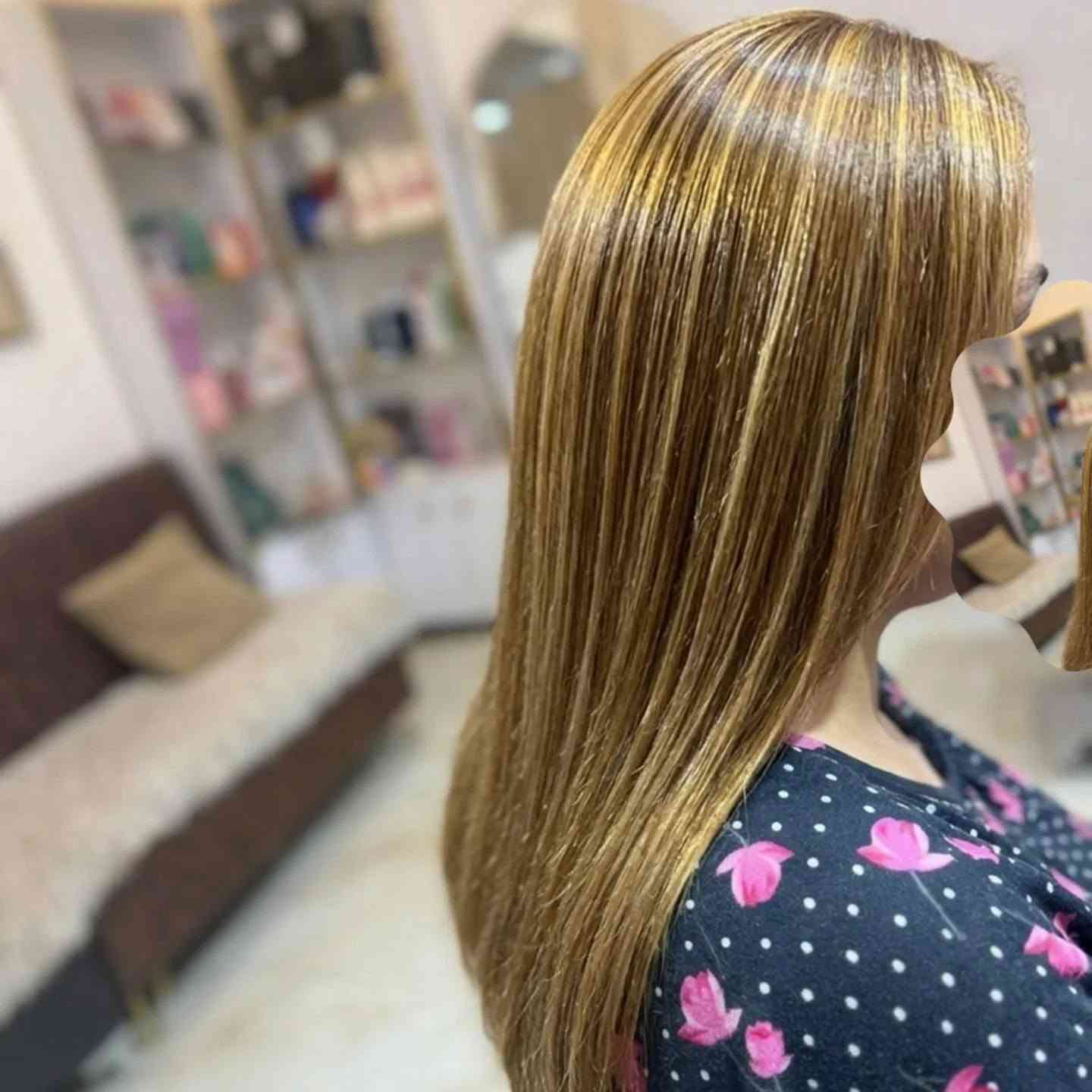 عرسج بالعيد هلا يا هلا💃💃 
عروض العيد ويانا غيييير
💇 يعلن صالون الروان  للتجميل والحلاقة العصرية عن تقديم عروض العيد
الحجز خلال يومين فقط الثلاثاء والأربعاء للعرايس اما البقيه العرض باقي 
1️⃣ __حفافة +تنضيف بشرة_صبغ حاجب 10الاف
2️⃣ تنضيف الوجه بالشمع +صبغ حاجب 10الاف دينار
3️⃣ تنظيف الجسم اليدين والساقين فقط 10الاف
جسم كامل 25الف

عروض الشعر💇 
1️⃣ صبغ جذور 10الاف
2️⃣ صبغ شعر قصير+معالج  25
صبغ شعر وسط +معالج تغذية 30
صبغ شعر طويل+معالج تغذيه  40الف
3️⃣ ميش +صبغ للشعر القصير 25
📍 ميش +صبغ للشعر الوسط 40
📍 ميش +صبغ للشعر للشعر الطويل 60
📍 قص وشسوار 15 الف
📍 كوي الشعر+البرم 15
عروض العرايس و المكياج 
4️⃣ تسريحه ومكياج حنه وعرس 150👰 
4️⃣ مكياج عروسه 50الف
مكياج مدعوة 25 الف
مكياج عادي 20الف
تسريحه ومكياج عروسه +مدعوه
 يوم واحد 150
تسريحه ومكياج للمدعوة 35
كل زبونتين الثالثه مجاني
وبعد ما خلصت مع كل عرض هدية

العنوان📌
كربلاء-__ قنطرة السلام 
__
📱 ***********
زيارتكم تفرحنا
#بنات_تيك_توك
#جميلاتي
#الاعلام_الخاص
#كربلائيه
