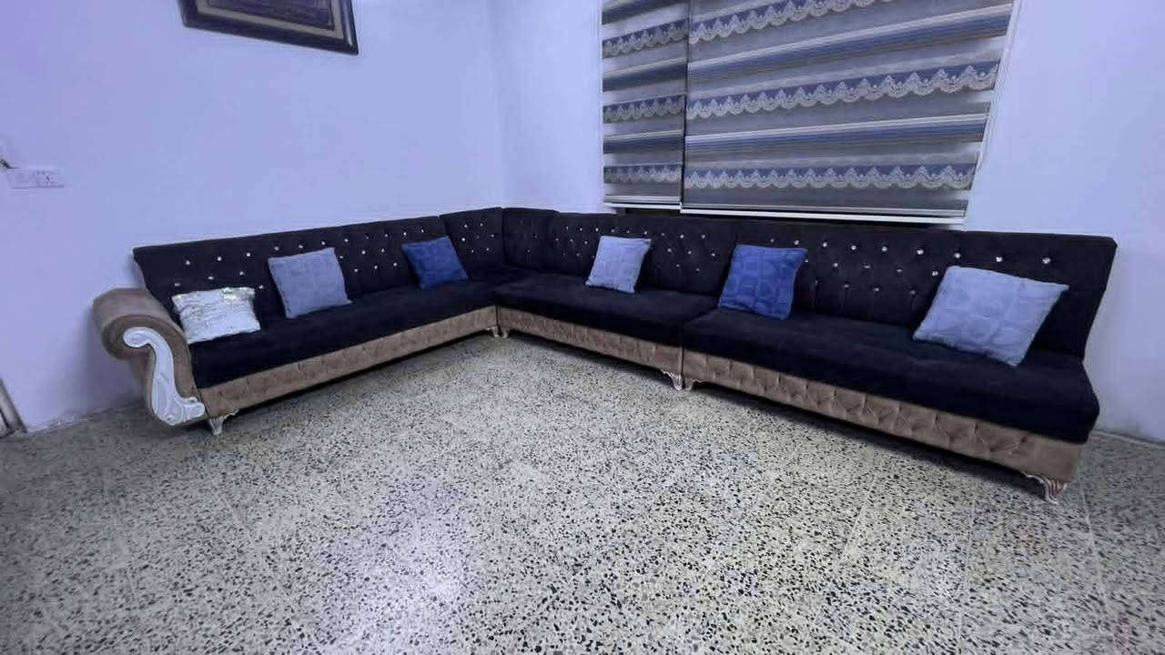 #ديوان شغل عراقي 9 امتار
#زاوية واحدة
#العنوان حي الوحدة
#شراي اتفضل عالخاص 
@للجميع
