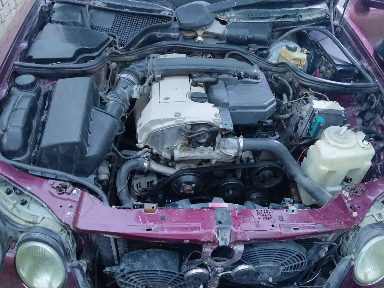 مارسيدس ام عيون W220 موديل 1995
مابيها حادث فقط مصبوغة حزام لا اكثر 

السيارة خير من الله تبريد شغال ومكينة بلادي 

الحدادية جديدة امامي وخلفي 

زوج تايرات جديدات 

لايت عالي زنون 
بانوراما 
بردة خلفية 

مكان : ميسان 

السعر:  67 ورقة وبيها مجال 
الاستفسار: ***********
