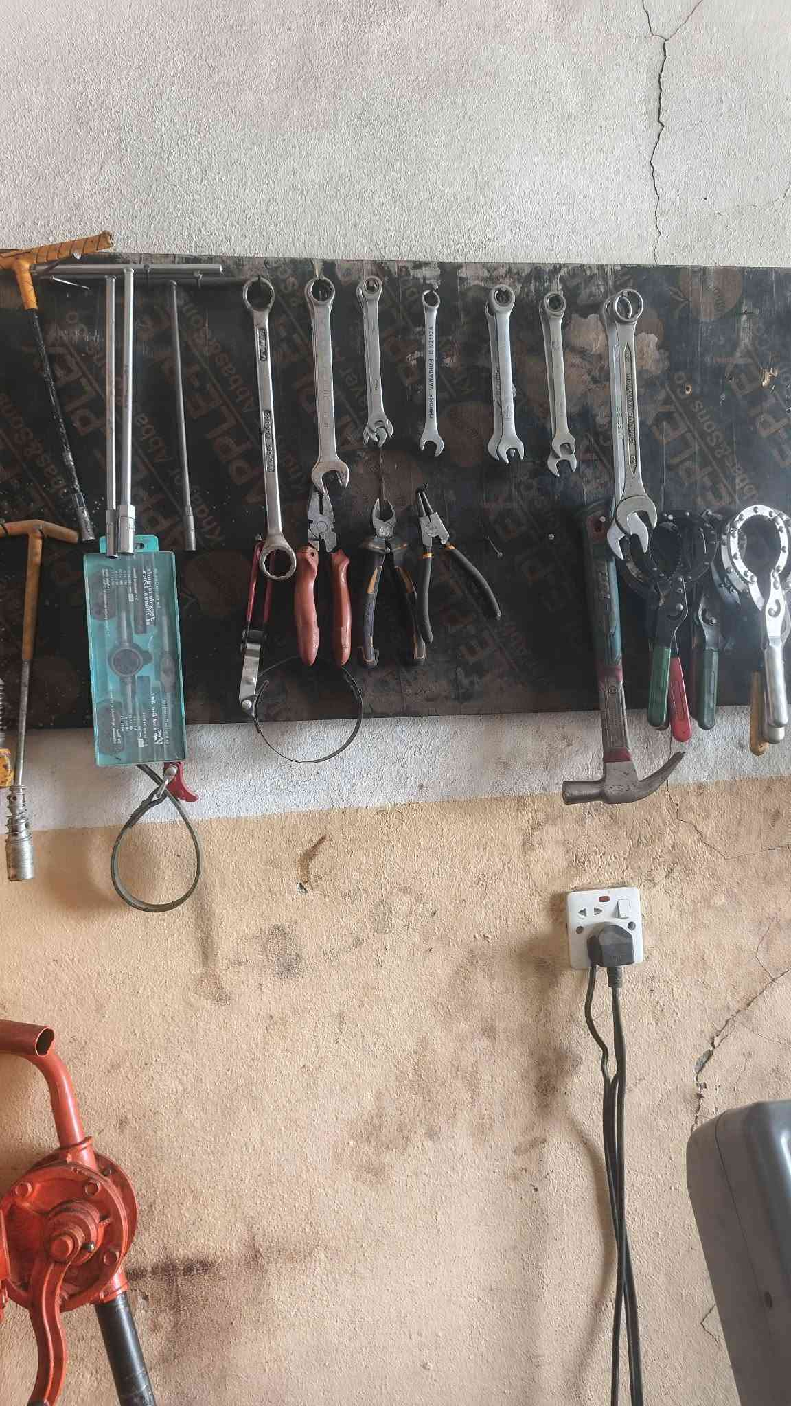 غراض مال محل كاملاات للبيع كبريسر وخالعه وبلنص ودهن وجكات السعر اربع ملايين مكاني بابل المسيب السده الهنديه حي الزهراء واني مكلف بنشر اليحب يتصل ع هاذه رقم /***********/

