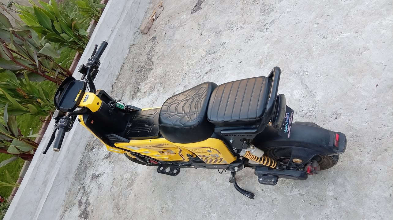 دراجه Rs9 وضع شركه البطاريات دراجه ماتصرف عليها ربع السعر 475 وبي مجال ***********
