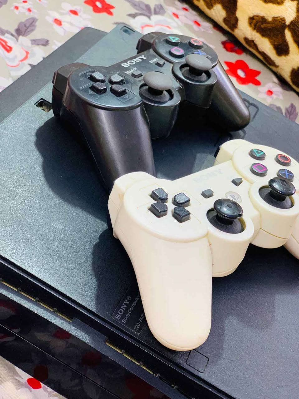 🎮 عـرض خـاص – بلايستيشن 3 (PS3 Slim) نظيف وجاهز للونسة! 🎮
إذا تدور على جهاز شغّال وبسعر مناسب، هذا الجهاز يلك العافية!
النظافة: مستخدم بنظافة ممتازة شغال بدون أي مشاكل.
التهكير: الجهاز مهكر جاهز (تقدر تنزل عليه أي لعبة تعجبك مستقبلاً بكل سهولة).
الألعاب المنزلة جاهزة:
🚗 GTA V (قراند 5)
⚽ PES 2018 (بيس 2018)
السعر: 150 ألف دينار فقط! 🔥
التوصيل: متوفر توصيل منزلي داخل الناصرية 🚚
📩 للطلب أو الاستفسار: راسلنا على الرسائل الخاصة أو اتصل على الرقم: [***********] ناصرية, ذي قار
