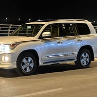 لاندكروز ابريمي 2014 كفاله وجديده خير من الله ماشيه 200 الف فول مواصفا...