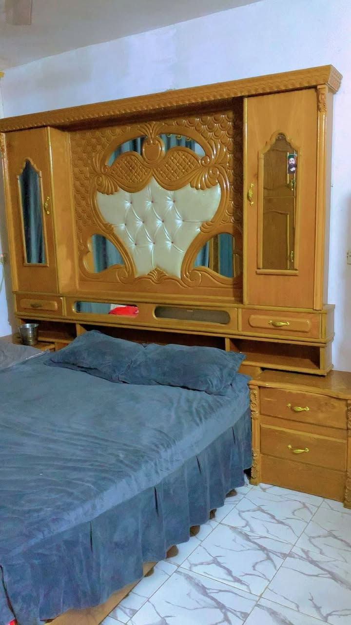 غرفة صاج عراقي تسكام درجة أولى للبيع مليون وربع مفصليها ب3 مابيها اي ضرر فقط المراية مكان بغداد سبع قصور 
للاستفسار ‭***********
