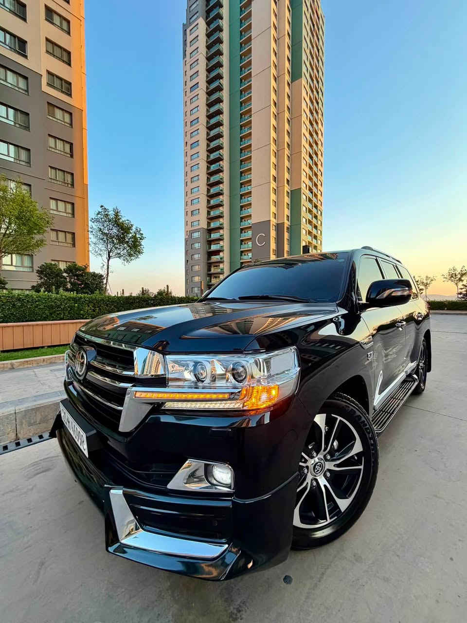 TOYTOYTA.LAND/GRUlSER/
.2021/5.7/VXR/🔥🔥فوول فوول وارد شركةت ساس
جكات. بى كتاب مصلل ٨٠/١٠٠
ملاحظات:-

سيارة  مكينة ومواصفات لكزز 
يعني مكينة 🔥5.7🔥فوول مواصفات . وارد  شركة ساس اصلى. 

موديل.2021
مكينة.5.7🔥
ماشى.55كم.
سعر.575💰
رقم.***********
.
‏🤍سلام عليكم متابعيني الكرام واصدقائي الغوالـي 🌹

كير ومحرك بشرط مامفتوح 
سنوية جديدة 
تحويل غرامة كلها بشرط
وباسمـي تحويل وكالة ثاني يوم وتدلل✔️
كل جسمها بشرط لحد شهر
سيارة ماشاءالله عليها كلش كلش جديدة ونظيفة..

٠.……٠

مواصفات فوول فوول VXR شركةت ساس
جكات
رادار 
خمس كامرات 
كشن جلد 
ثلاجة
كشن جلد
بنزين Eco 
كامل زينون
يدة بصمة
كشنين كهرباء
تحديد سرعة 
سلاجة 
داخل اصفر 
دبل اكسل 
شغال
سلايد 
كيج زينون 
صندوك شفط
راس DVD
وبعد وبعد….

~~~~~~~~~~~~~~
سعر.575.💰
رقم.***********
