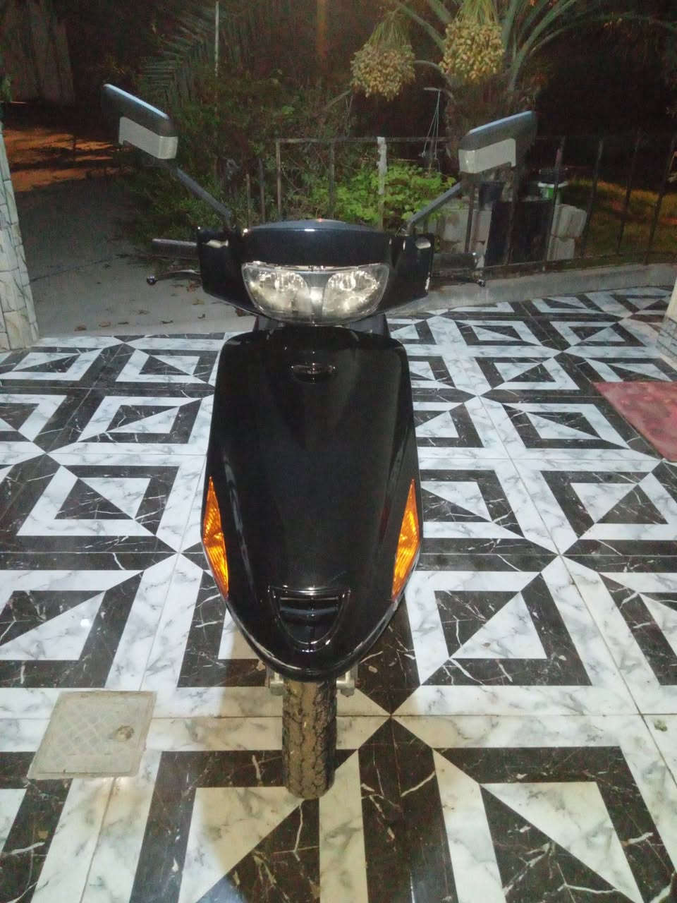 السلام عليكم فراشه نثيه دراجه كامله جاهزه من كلشي سلف هندر كهربيات كله شغاله كفرات جدد وكاله شلعه حلوه بريك دبلات كله تمام دراجه فقط بيه بدايه تبخير فقط فقط ول باقي كله كفاله سعر ٣٧٥وبيه مجال مكان البصره ابو الخصيب رقم ***********
