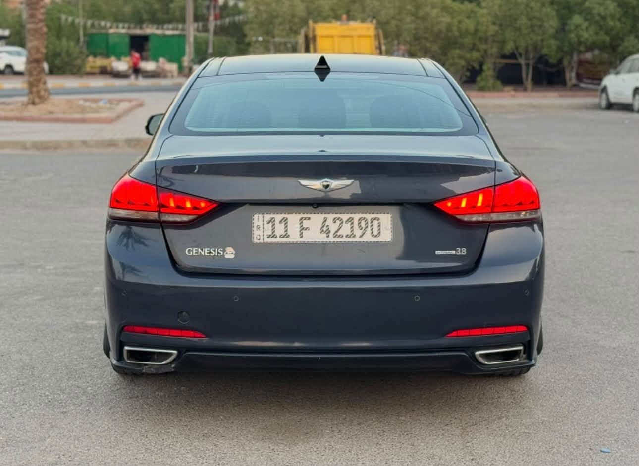 جينسز G80 رويال موديل 2015 للبيع 
وارد امريكي صور الحادث داخل المنشور كلين بدون حادث بدون ايرباك 
محرك 6 سلندر كير مكينه صدر نضيف جداً 
مواصفات فول للاخير 1/1 
بصمه - بانواما - كشنات جلد + حار بارد - خزن ميموري - 
بردات خلفيه - رادار - تدفئه ستيرن -تدفئه كشنات خلفيه-
3 انضمه قياده - سماعات BOSS - وباقي المواصفات المعروفه 
رقم بغداد باسمي سنويه وهزه جديده 
مكاني بغداد 
السعر :- 143 وبي مجال 
للاستفسار :- *********** // ***********

