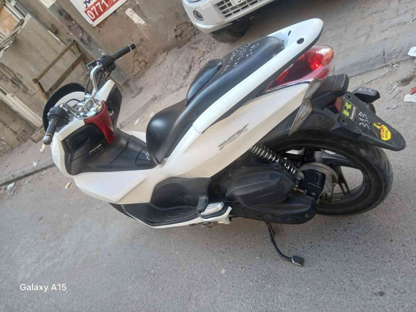 سلام عليكم....
دراجة (PSX)...(جيل الاول)  
🛵للبيع  ماشيه 16الف الفحقيقي ممتعوبه
دراجة شلعه معدل كهربائيات كلهه شغاله 
دراجة جديده  بلادية
أي نقص مابيهة دراجه مكفوله كفاله عامه بشرط علفحص اذا برغي مفتوح ترجع دراجة مال جناي 
جيب فيتر وتعال افحص مستعجل على بيعتهه السعر مليون و450
العنوان بغداد  الكرخ  الاستفسار الاتصال على الرقم 📞*********** بغداد, العراق

نص مكتوب في الصور:
- Galaxy A15