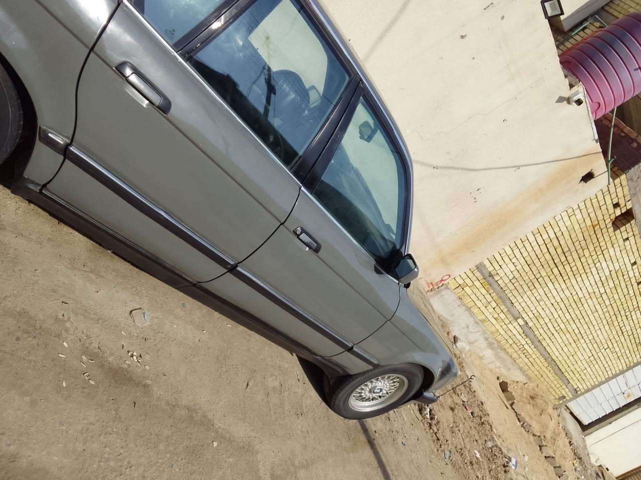 740i • موديل ١٩٩٣ • V8