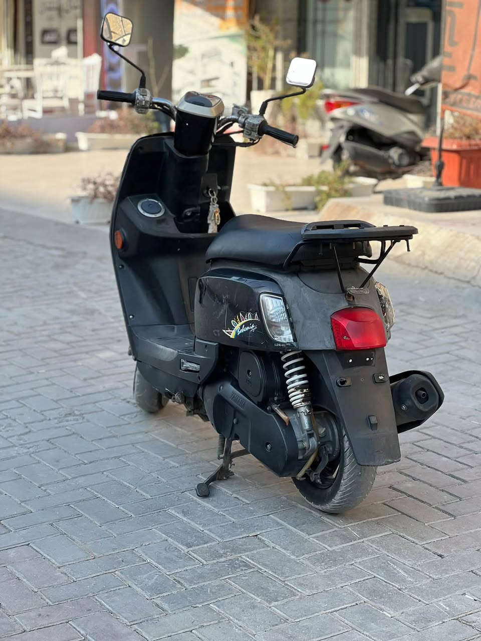 سلام عليكم بوليس مسطره لون اسود داخل اسود
دراجه مكفوله كفاله عامه هاي شوفت عينك محركه كدامك بيه اوراق صارله 4 اشهر من نازله من رمبه دراجه ماماشيه 18 الف شراي يجي خاص هذا رقمي ***********
