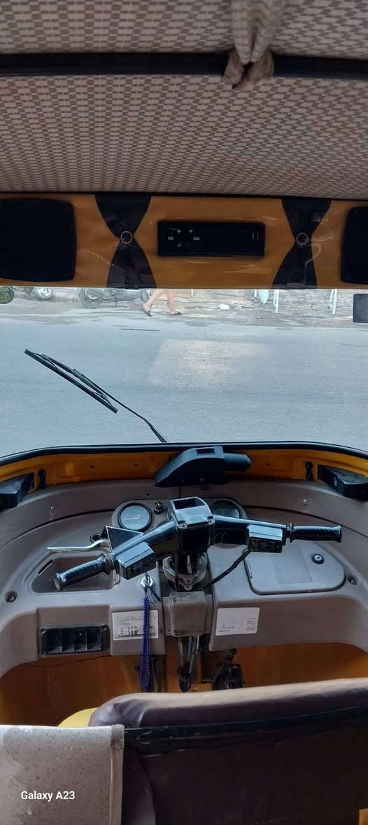 السلام عليكم تكتك 18 رقم وسنويه باسمي هزة جديده تكتك تعمير جديد تخم تاير قمجي كلج جديد بانزات جدد كبل للشارع ب6 وبيها مجال ***********

نص مكتوب في الصور:
- Galaxy A23