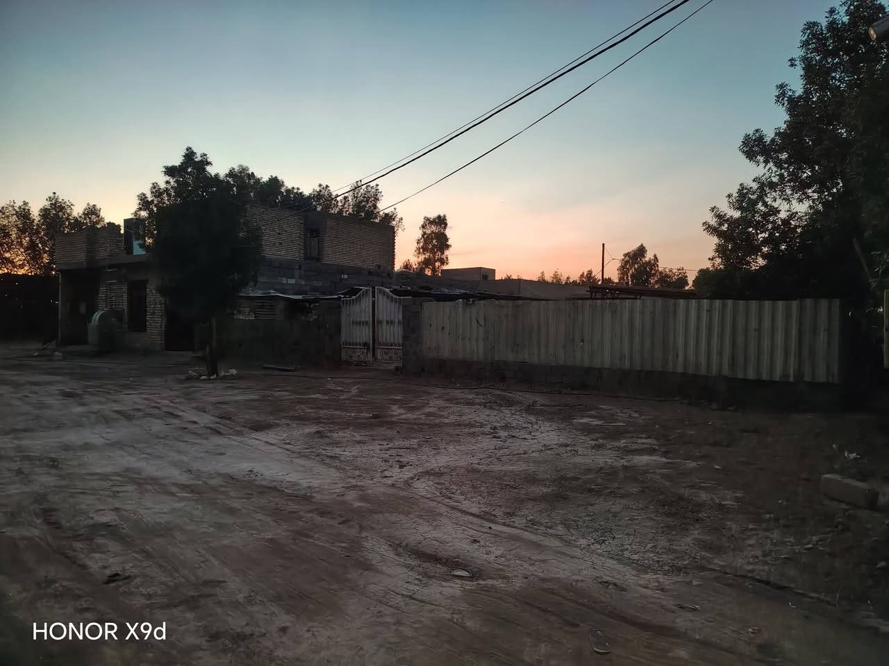 🏡 فرصة استثمارية مميزة للبيع في بغداد
📍 الموقع: بغداد – قرب جسر الحديدي، مال كرغولية، صوب منطقة الأمين.
✅ أرض شاطئية بمساحة 1750 م². ✅ تحتوي على بيتان، مناسبة للسكن أو للاستثمار أو للتأجير. ✅ واجهة 33 متر × عمق 58 متر. ✅ موقع حيوي وسهل الوصول.
💰 السعر: 145 مليون دينار (قابل للتفاوض للجادين).
📞 للاستفسار والمعاينة: *********** اتصال أو واتساب.
لا تفوّت الفرصة، العقارات المميزة بهذا الموقع نادرة.
#بغداد #عقارات_بغداد #بيع_أراضي #استثمار #عقار #أرض_للبيع
