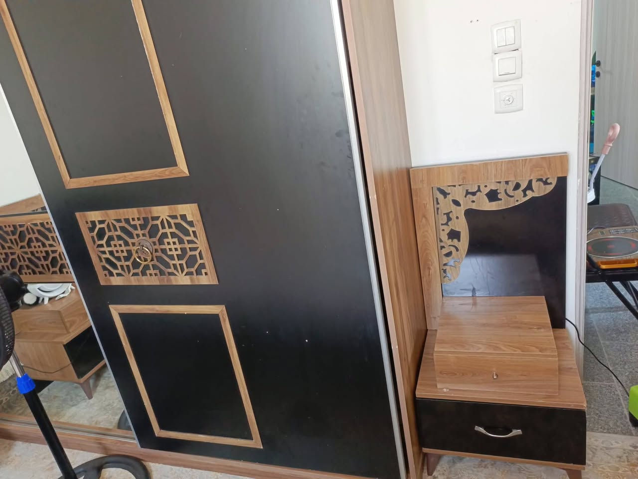 غرفة نوم للبيع مع الدوشك ب350 ***********
