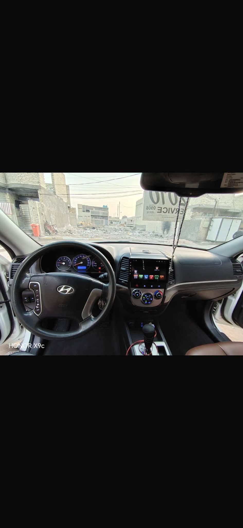 السلام عليكم ورحمة الله وبركاته 🌹
🚘 هيونداي سنتافي 2010

🤍 اللون: أبيض
🌍 خليجي
🔹 6 سلندر
🔹 مكينة 3500
🔹 7 راكب 👨‍👩‍👧‍👦
🔹 فتحة سقف 🌤️
🔹 كشنات جلد 🛋️
🔹 السيارة كاملة المواصفات عدا البصمة ✨
🔹 السيارة ما بيها أي نقص، على إيدي ✅
🔹 بيها بارد بصف باب السايق ❄️
🔹 بيه رصعات بجنطه ممصلحات
ترهم مراوس
📞 للاستفسار: ***********

نص مكتوب في الصور:
- HONOR X9c
