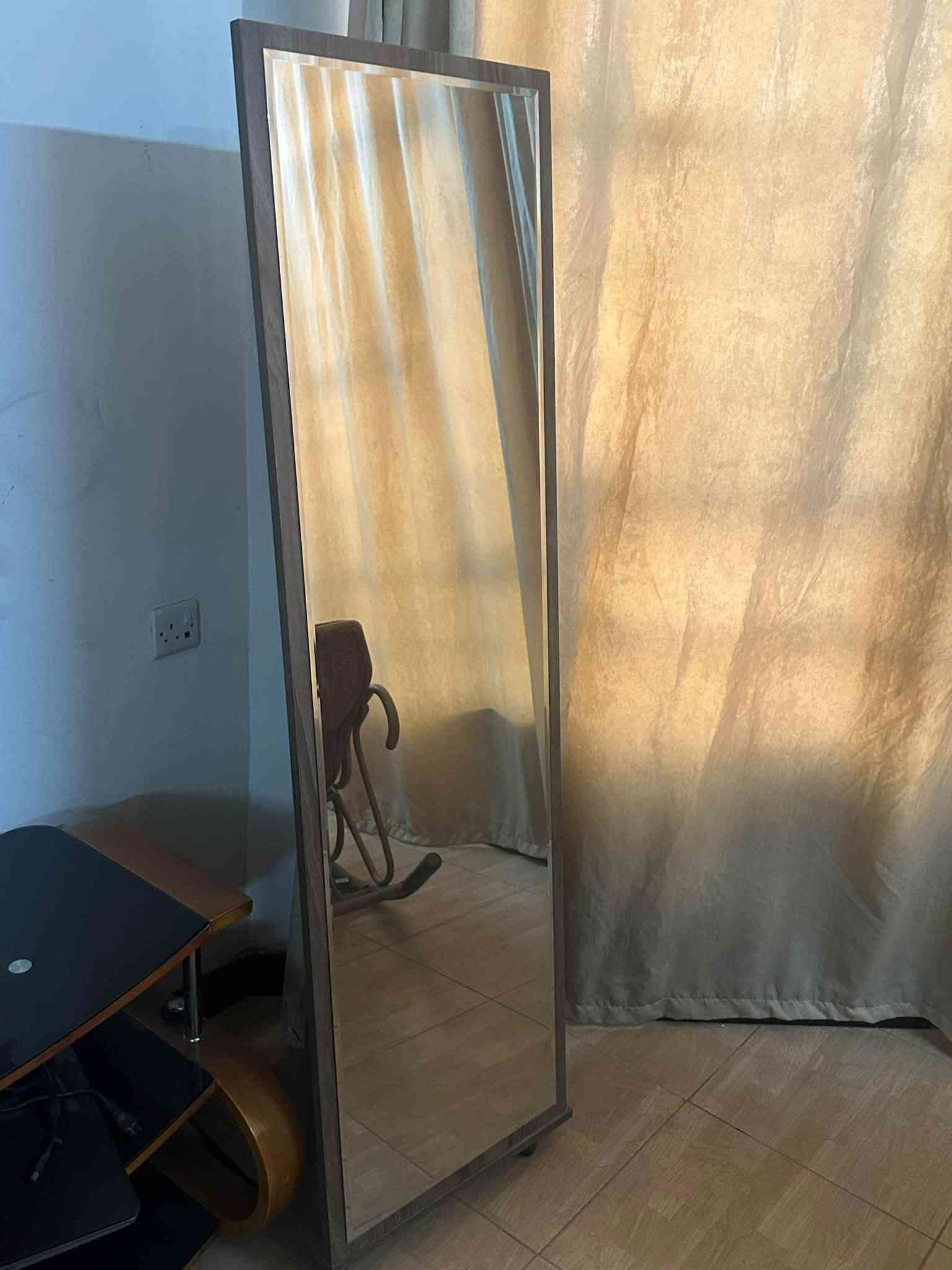 غرفتين نوم و ميز تلفزيون للبيع مكاني البلديات بغداد وبسعر مناسب ابيعهن
***********
