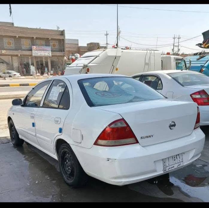نيسان سني 2009 بدي كوري جاهزة من كلشي كير ومكينه نظيفات تبريد ثلج مكفوله ماعدة بارد شويه بالجوملغ الامامي تحويل مباشر  مكاني ديوانيه بيع او مراوس السعر 88 وبيهه مجال بسيط ***********
