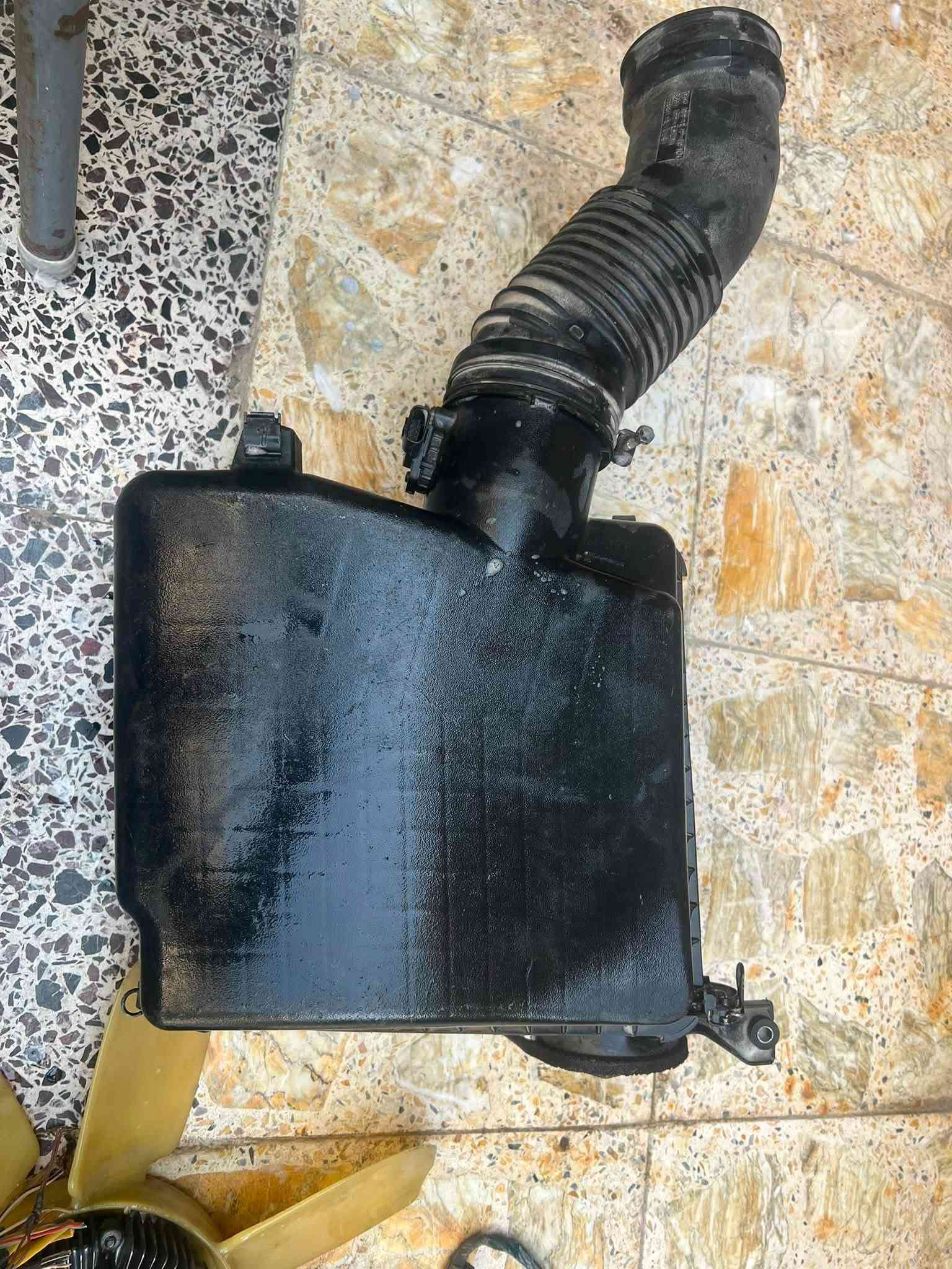 سلام عليكم غراض لاندكروزر كاز مال كصة بسعر مناسب عقل نوزل مروحة دبة راديتر شوتة كاملة ‭***********‬
