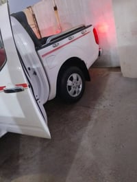 نيفاره • ٢٠٠٨ • قير عادي