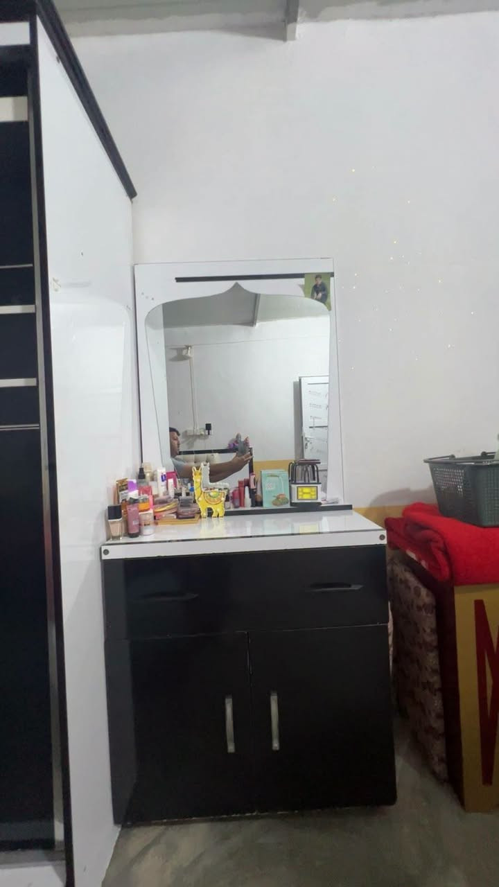 تاخم مع دوشك 6 قطعه  مستعجل للبيع عنوان مخيم كبرتو تابع دهوك رقم واتساب *********** 📞 *********** وتساب سعر 160الف فقط
