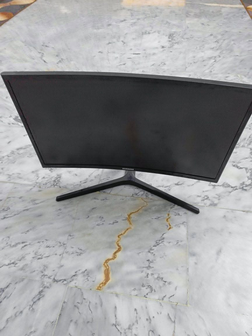 السلام عليكم، آخر نشر
شاشة سامسونج مقوسة 144hz anti glear 
ب١٣٠ الف
وكيبورد ريد دراكون ميكانيكي ابيض اربيجي ب 30 الف يجي وياه ماوس باد هدية
الاسعار قفل بدون عملة رجاء وماعندي توصيل تجي تفحص وتروح
بغداد ام الكبر ***********
