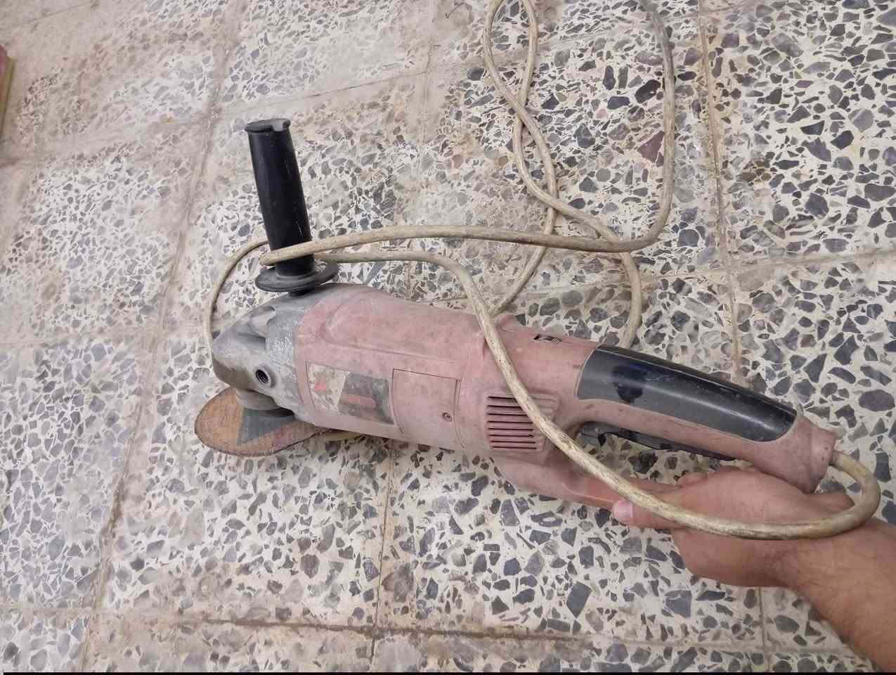كوسره شغاله وع فحص مكاني بالعسكري وهذا رقمي بي واتساب ***********

