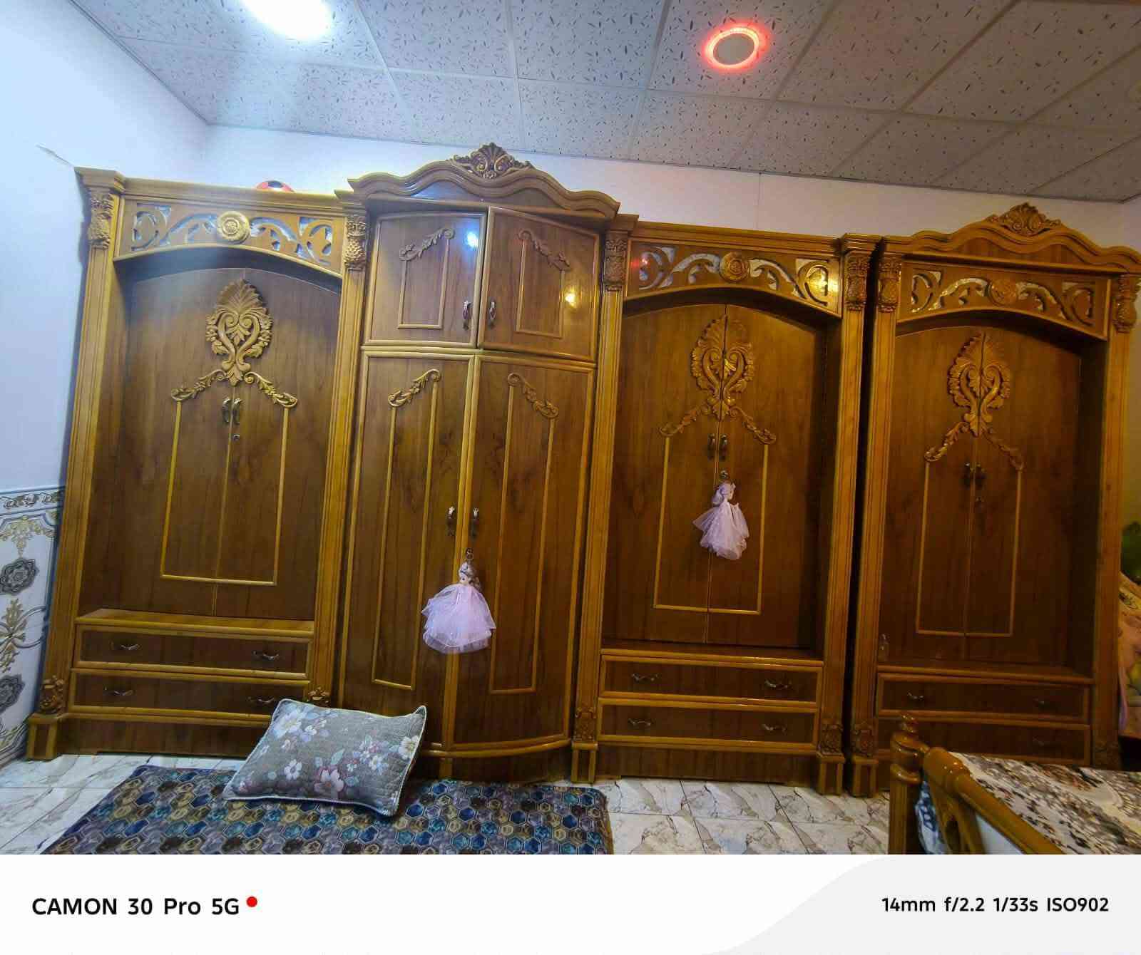 غرفة صاج عراقي 
نوع الخشب زان مصري ثقيل
الغرفة مسويها ب3ونص نظيفة 
أريدها ب2ونص 
***********
