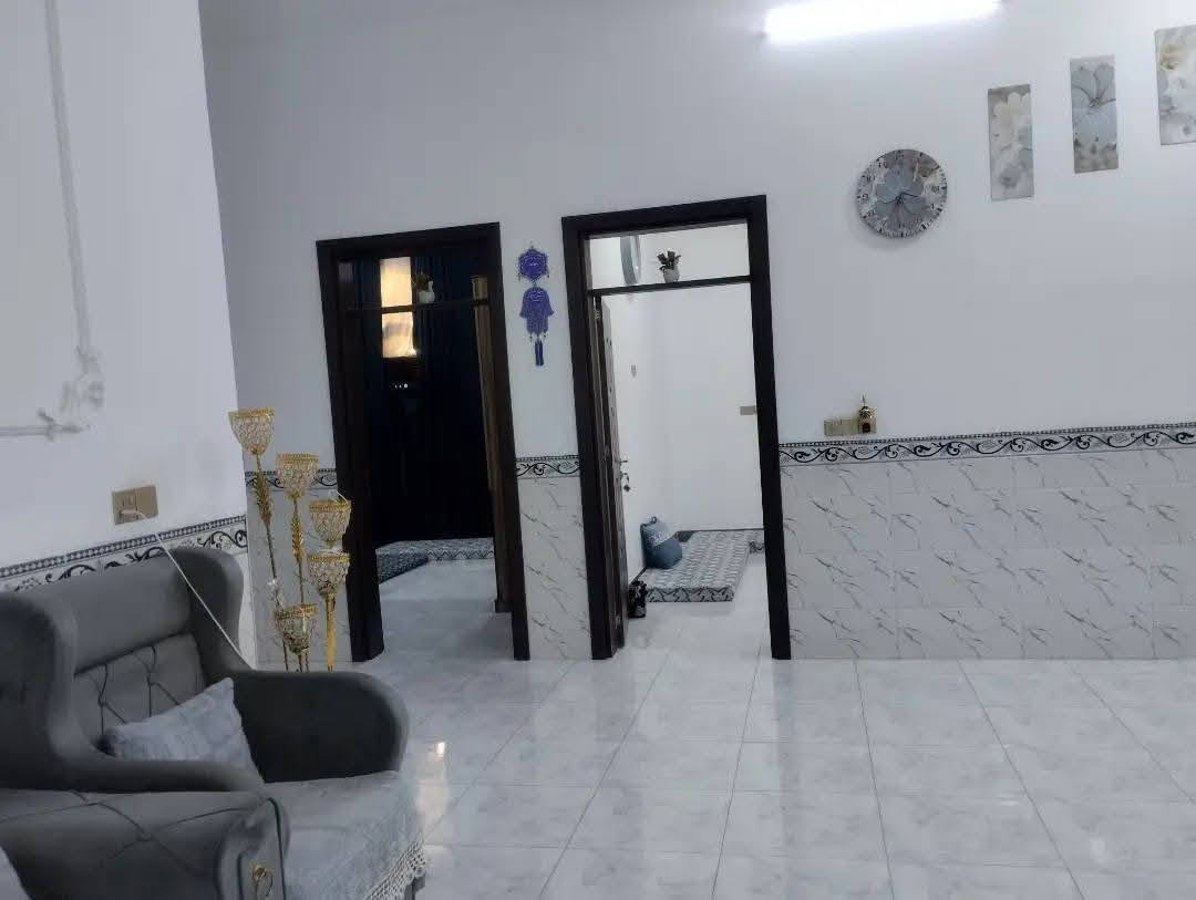 بيت للبيع في الشهابي يبعد عن الفلوجه 10دقايق استقبال و غرفتين وصاله ومطبخ  ومطبخ خارجي الطابق الثاني غرفه وصاله  شارع 12 قرب المستوصف وقرب المدرسه المساحه 420 وشارع تبليط صنف العقار زراعي مسجل باسمي ماء وكهرباء مقدم معاملة تطويب بي  👏 للاستفسار راسلوني  وتدللون 🤝🕊️ ***********
