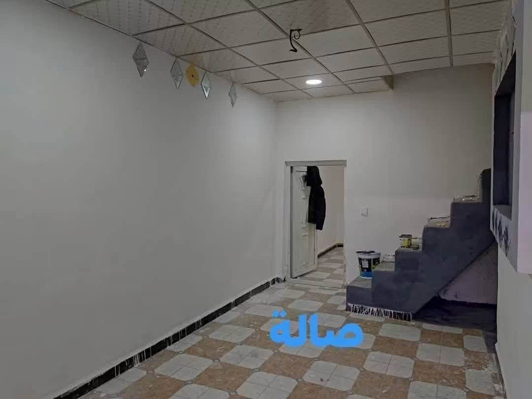 بيت للبيع 105 متر ( طابو صرف )
حي ميسان قطاع 24 .. قرب شارع 60

يحتوي على

غرفة صالة استقبال مطبخ مكشوفة
صحيات داخلية وخارجية وطارمة

السعر 80 مع المجال

للاستفسار *********** مكتب القلعة للعقارات
