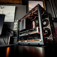 المواصفات المعالج (CPU): AMD Ryzen 7 7800X3D كرت الشاشة (GPU): ASUS RO...